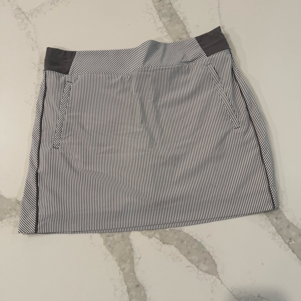 Athleta Brooklyn Textured Athletic Skort Women’s 14 Gray/White Striped Pockets